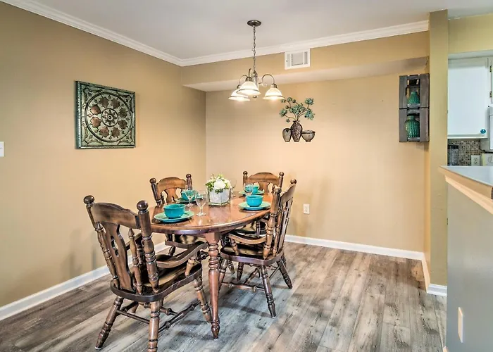 5 Mi To Beach: W/ Perks! Holiday home Gulf Shores