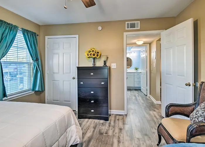 Holiday home 5 Mi To Beach: W/ Perks! *